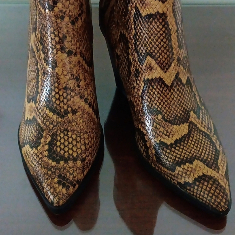 🔹️Dolce Vita - Issa Ankle Boots